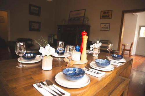 Bluff Hill Villa | Hilltop on Milton