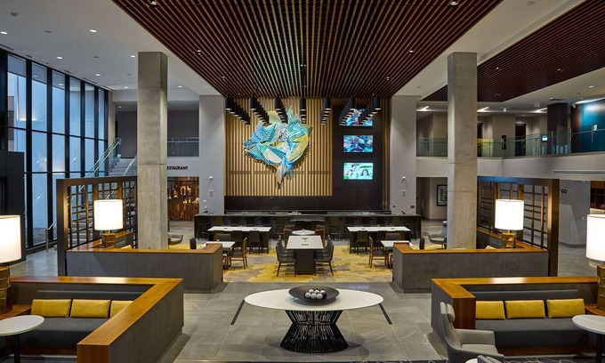 Downtown Des Moines Hotel | Hilton Des Moines Downtown