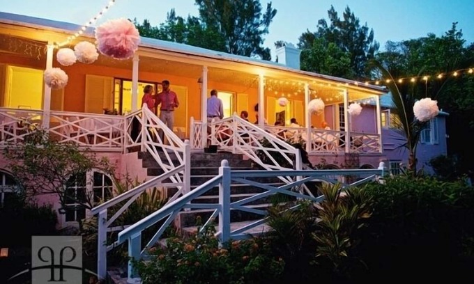 Somerset Village Villa | ¡Histórica casa de playa de 1780 con gran porche! Ubicado en Cambridge Beach!
