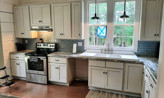 Sturgis Otro | Historic 1851 Farmhouse Retreat