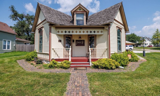 Chariton Casa | Historic Bungalow in Chariton, Sleeps 5, Pets Ok, Single Level