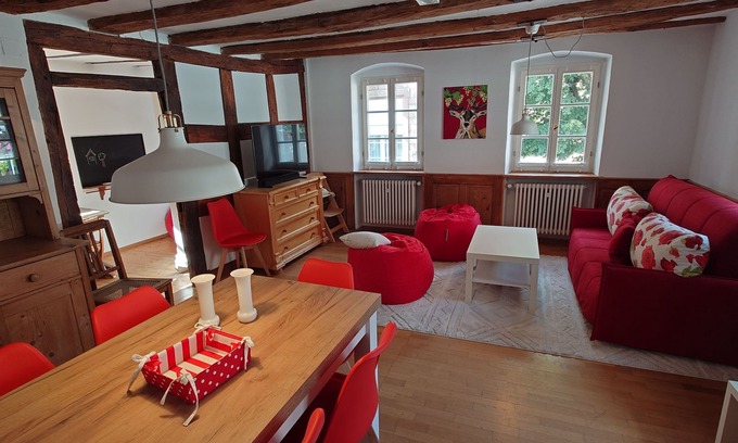 Rhodt unter Rietburg Otro | Historic farmhouse in the village center. Family-friendly. Pet friendly!