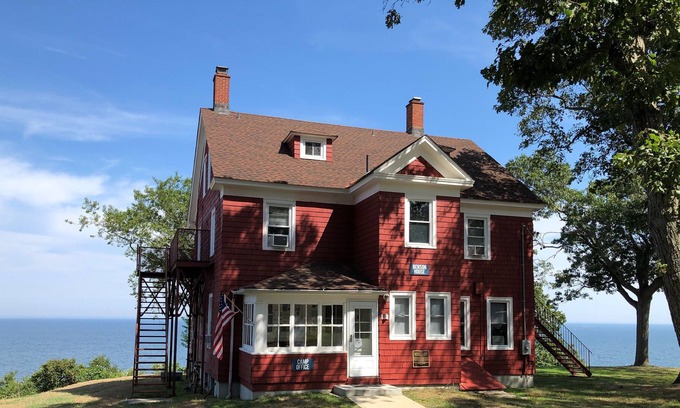 Wading River Alquiler De RV | Historic House Overlooking the Long Island Sound