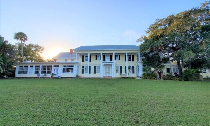 Sunny Point Casa | Mansión histórica frente al río - 9 habitaciones, 9 baños - The Ballard Estate