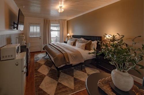 Chattanooga Hotel | Historic Riverview Inn Four