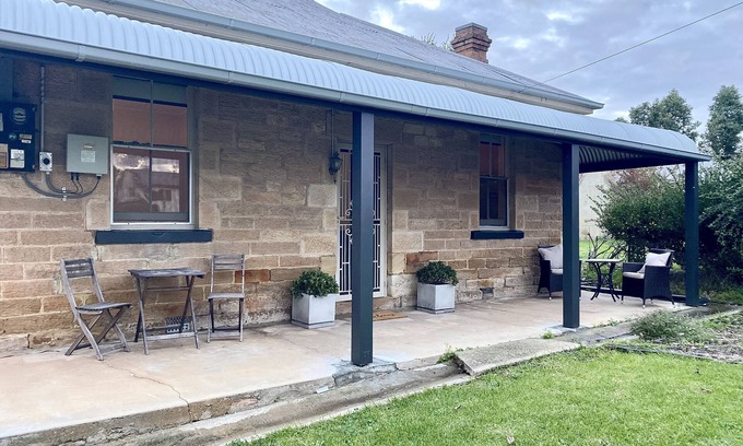 Rylstone Cabaña | VALE COTTAGE - Rylstone - Historic Stone Cottage - Walk to town