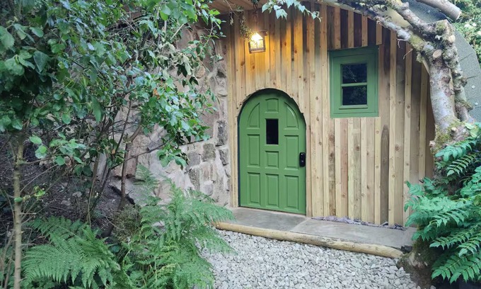 Edenfield Cabina | Hobbit House in The Dell, Edenfield