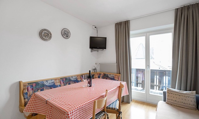 Valdaora di Sopra Apartamento | Holiday Apartment “Kruma - Bankl 1” with Mountain View, Wi-Fi & Balcony