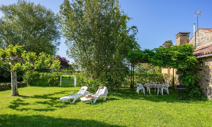 Villaviciosa Casa | Casa de vacaciones 'El Prado De La Romia' con vistas a la montaña, terraza privada y jardín privado
