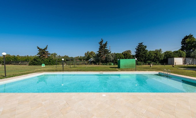 San Giovanni Suergiu Casa | Casa de vacaciones "Azzurra Relax" con piscina, jardín y Wi-Fi