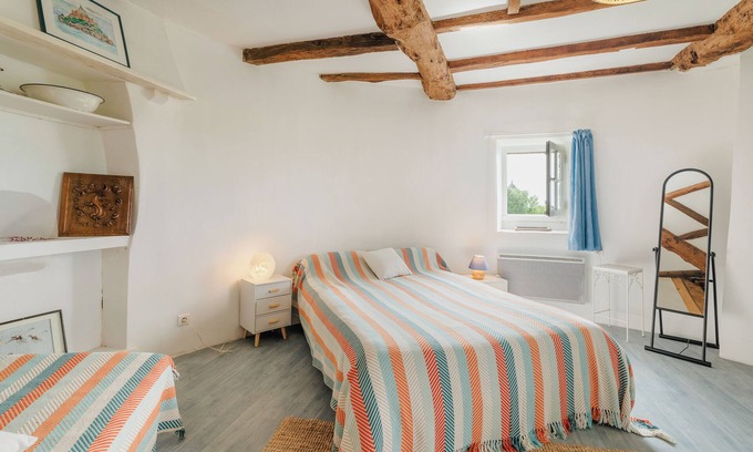 Cherrueix Casa | Casa de vacaciones 'Ancien Moulin À Vent Du 19e Siècle' con vistas al mar, terraza y jardín privado