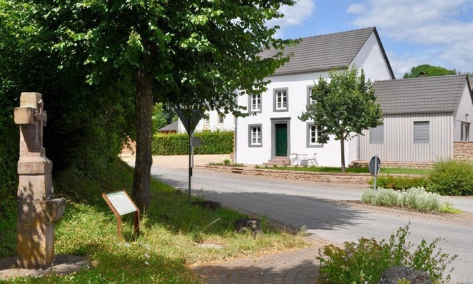 Baustert Casa | Holiday home Baustert - 6-bed holiday home shower and bath, toilet, 3 bedrooms