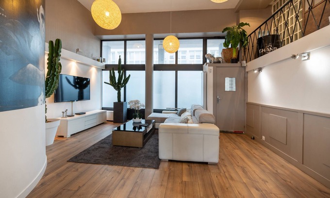 Lorient Casa | Casa de vacaciones 'Beau Loft Lorient - Centre Ville' con terraza privada y Wi-Fi