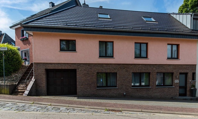 Buellingen Casa | Casa de vacaciones 'CAMILLO' en Büllingen con barbacoa