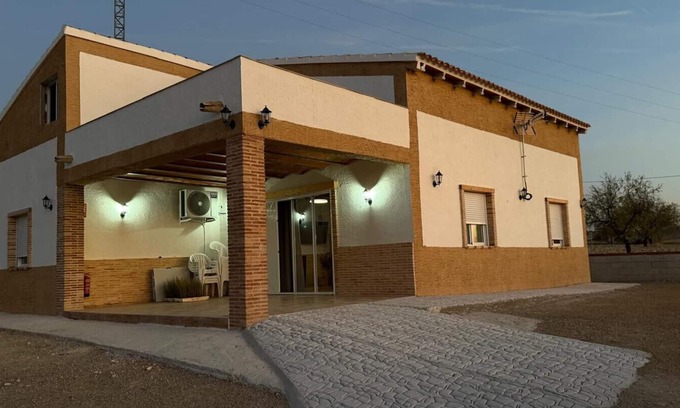 Albudeite Casa | Casa Rural 'El Jardín De Sara' con vistas a la montaña, Wi-Fi y aire acondicionado