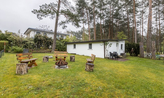 Borkheide Casa | Casa de vacaciones 'Ferienhäuschen Wils' con piscina compartida, terraza privada y Wi-Fi