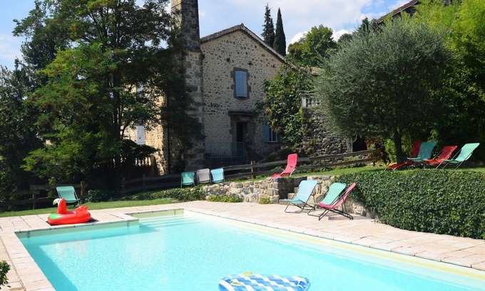 Pont-de-Labeaume Casa | Holiday Home in Ardèche near Château de Ventadour