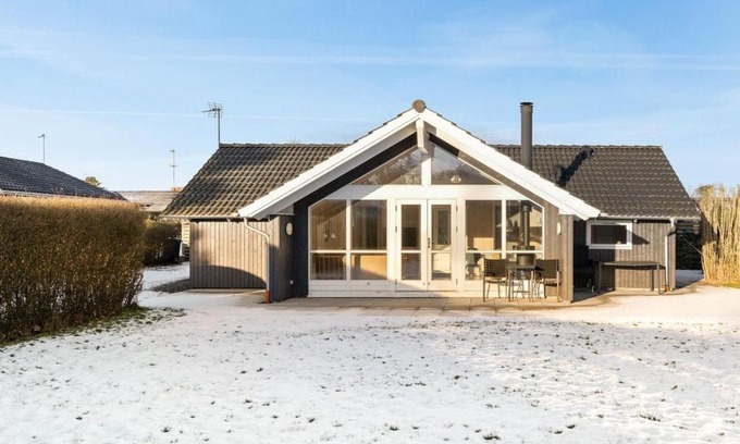 Oster Hurup Casa | Holiday Home Gertrud - from the sea by Interhome