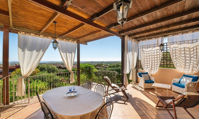 Is Molas Casa | Casa Vacacional 'Iris 8 Is Molas Golf Resort' con Vista al Mar, Terraza Privada y Wi-Fi