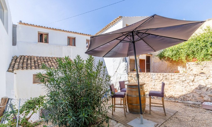 Xirles Casa | Casa de vacaciones 'La Clau Casa Rural ' con vistas a la montaña, terraza privada y Wi-Fi