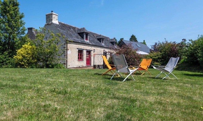 Commana Casa | Casa de vacaciones 'La Longère - Piscine - Spa - Jardin' con piscina compartida, terraza y Wi-Fi