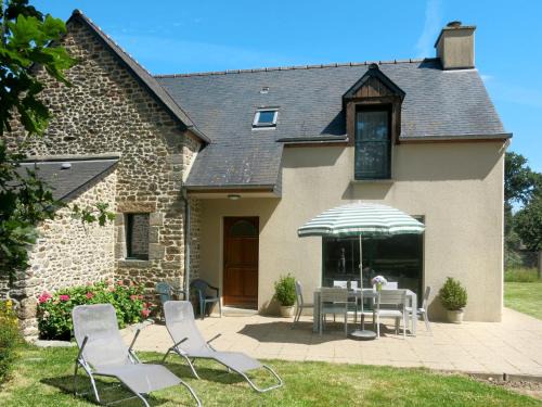 Le Tronchet Casa | Holiday Home Le Petit Maître by Interhome