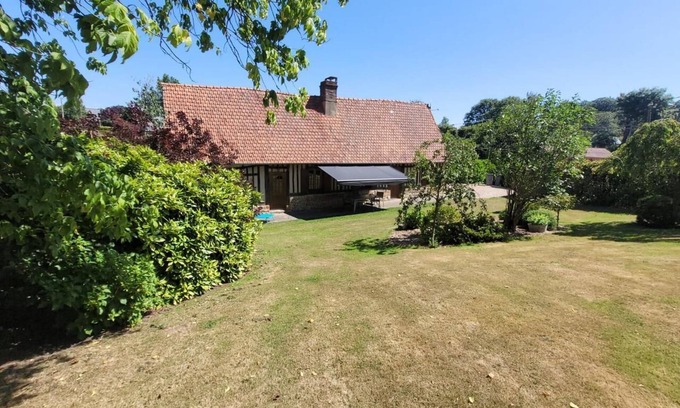 Hautot-l'Auvray Casa | Casa de vacaciones 'Maison Normande Proximi De La Mer' con terraza privada, jardín privado y Wi-Fi