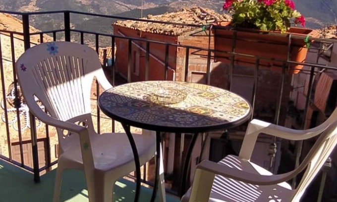 Pollina Casa | Casa de vacaciones Maria Banana Guest House con vistas al mar y a la montaña y Wi-Fi