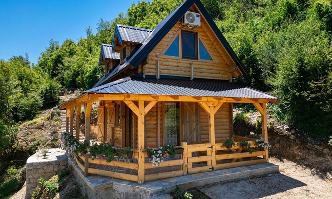Rijeka Crnojevica Cabaña | Holiday Home Mia