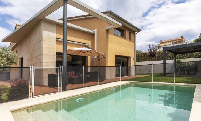 Olot Casa | Holiday Home Volca by Interhome