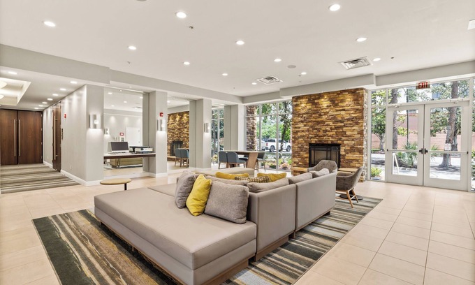 Highlands - Perkins Hotel | Holiday Inn Baton Rouge College Drive I-10 by IHG