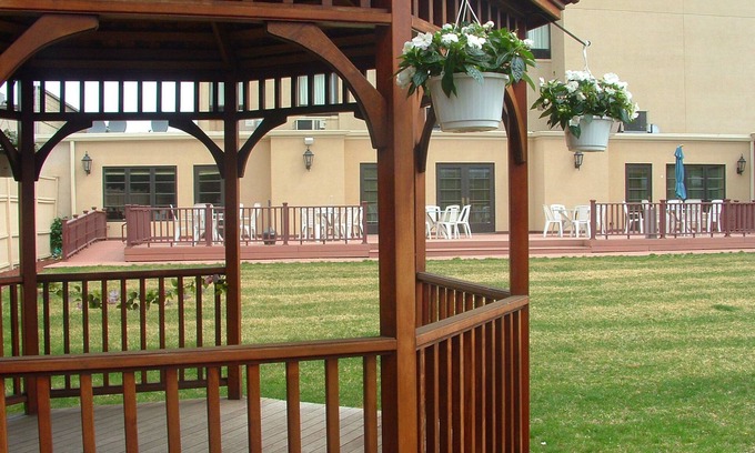 Dedham Hotel | Holiday Inn Boston - Dedham Hotel & Conference Center by IHG
