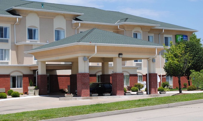 Boonville Hotel | Holiday Inn Express Boonville by IHG