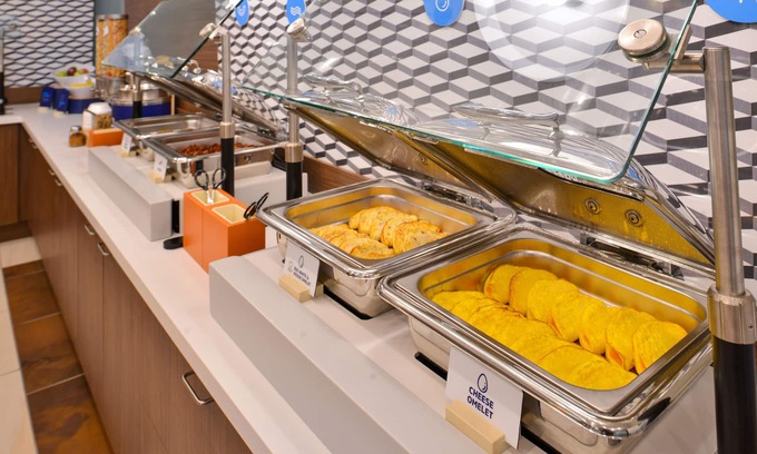 Canton Hotel | Holiday Inn Express Canton by IHG