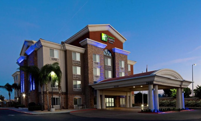 Raisin Hotel | Holiday Inn Express Fresno South by IHG