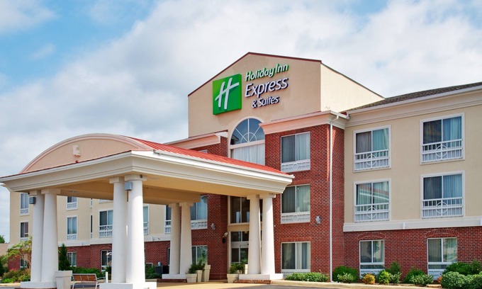 Natchitoches Hotel | Holiday Inn Express Hotel & Suites Natchitoches by IHG