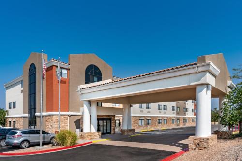 Albuquerque Hotel | Holiday Inn Express Hotel & Suites Albuquerque - North Balloon Fiesta Park by IHG