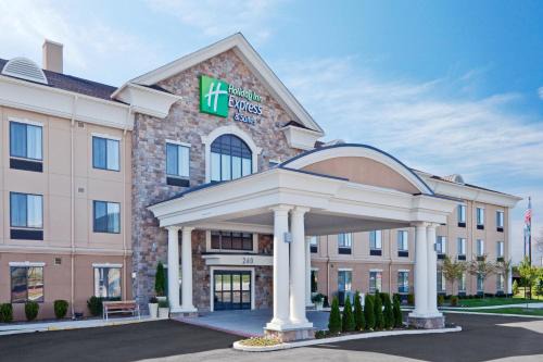 Warminster Hotel | Holiday Inn Express Hotel & Suites Warminster-Horsham by IHG