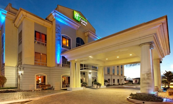 Piarco Hotel | Holiday Inn Express Hotel & Suites Trincity Trinidad Airport by IHG