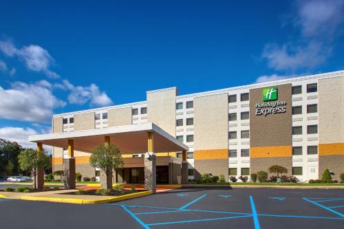 Pittston Hotel | Holiday Inn Express Pittston - Scranton Airport by IHG