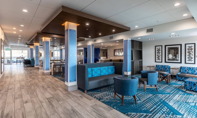 Gainesville Hotel | Holiday Inn Express & Suites Gainesville - Lake Lanier Area by IHG