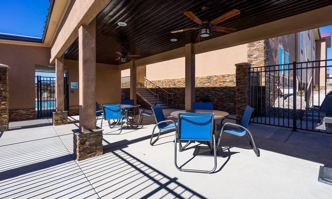 Tyrone Hotel | Holiday Inn Express Silver City by IHG