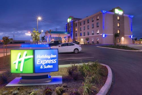 Greenacres Hotel | Holiday Inn Express & Suites Bakersfield Airport by IHG