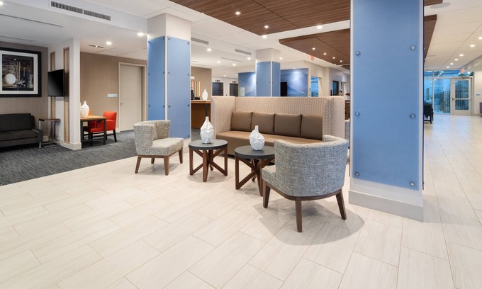 Temecula Hotel | Holiday Inn Express & Suites Murrieta by IHG