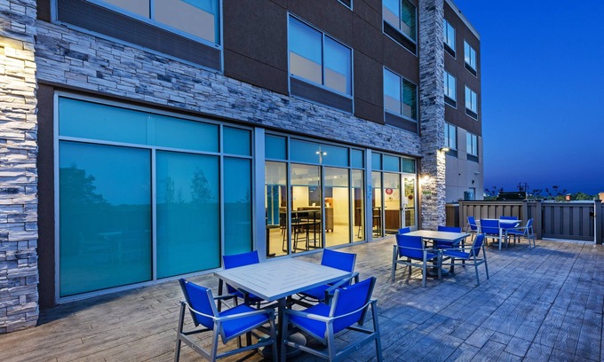 Purcell Hotel | Holiday Inn Express & Suites Purcell by IHG
