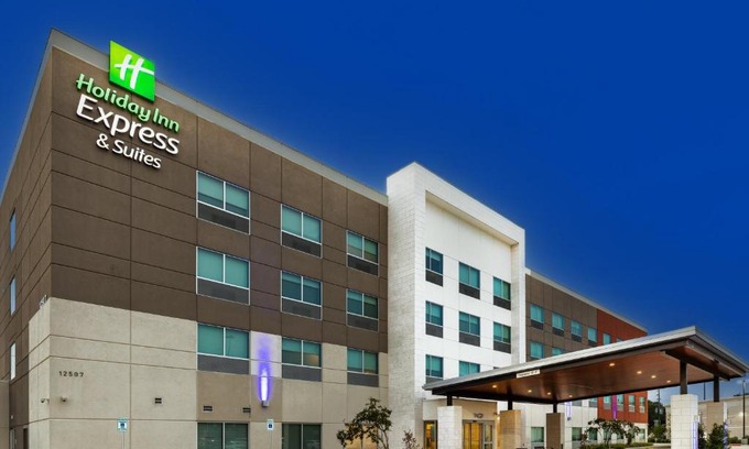 Stafford Hotel | Holiday Inn Express & Suites - Stafford NW - Sugar Land by IHG