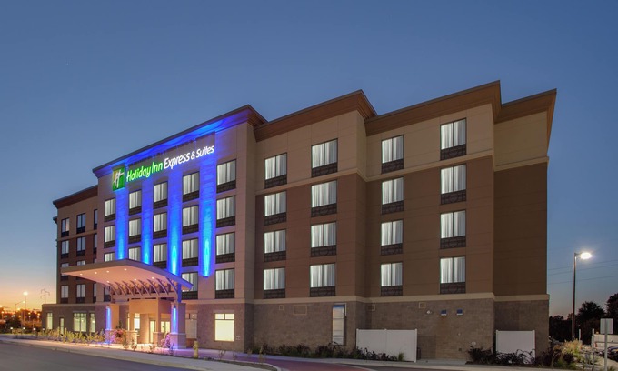Industrial Park Hotel | Holiday Inn Express & Suites Ottawa East - Orleans by IHG