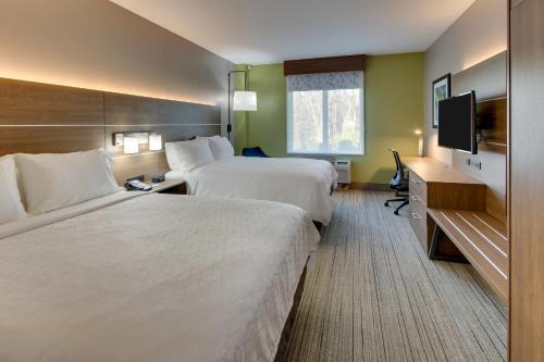 Columbus Hotel | Holiday Inn Express & Suites Columbus - Ft Benning Maingate by IHG