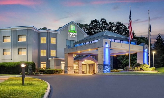 Hawthorne Hotel | Holiday Inn Express & Suites Hawthorne Elmsford North by IHG