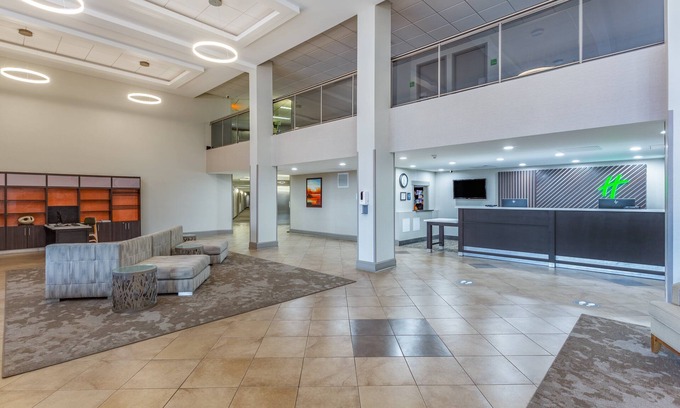 Rockford Hotel | Holiday Inn Rockford by IHG